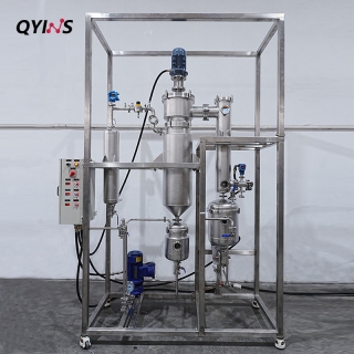 齒輪泵連續(xù)進(jìn)出料QYBM-0.5SS   0.5m2不銹鋼薄膜蒸發(fā)器